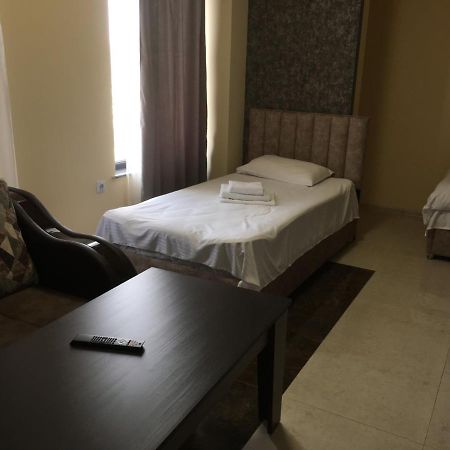 Rp Hotel  Yerevan Bagian luar foto