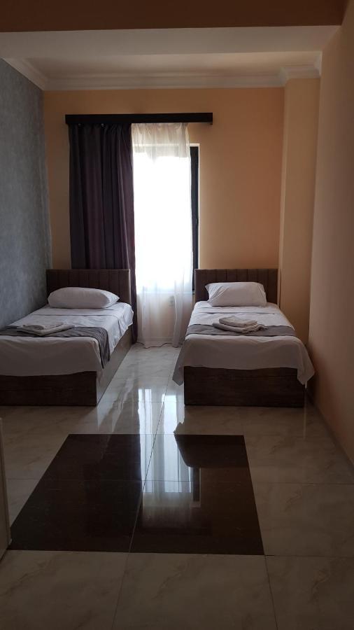 Rp Hotel  Yerevan Bagian luar foto