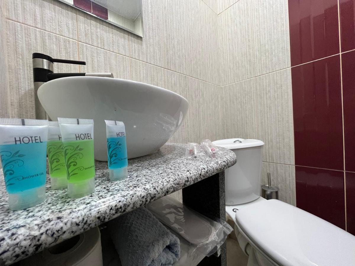 Rp Hotel  Yerevan Bagian luar foto