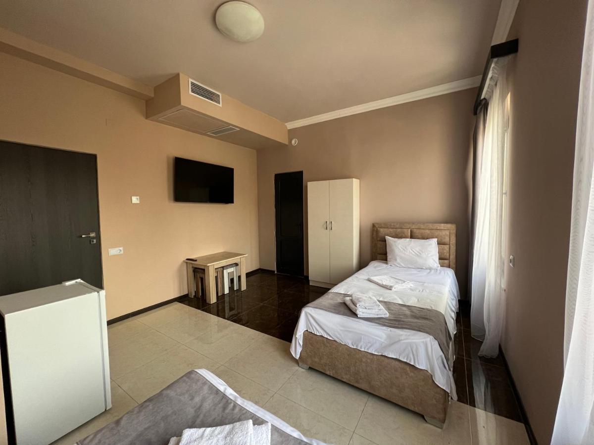 Rp Hotel  Yerevan Bagian luar foto