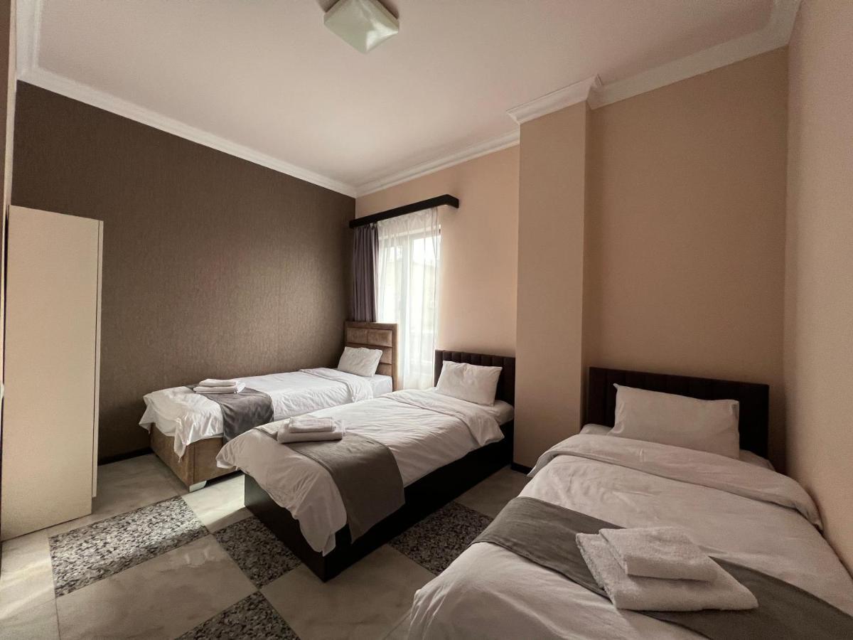 Rp Hotel  Yerevan Bagian luar foto