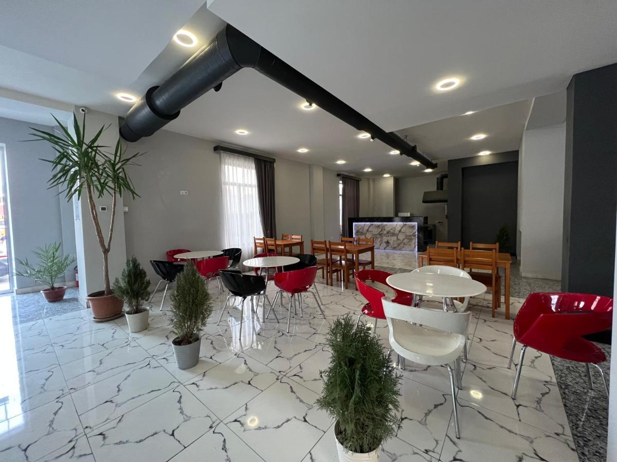 Rp Hotel  Yerevan Bagian luar foto