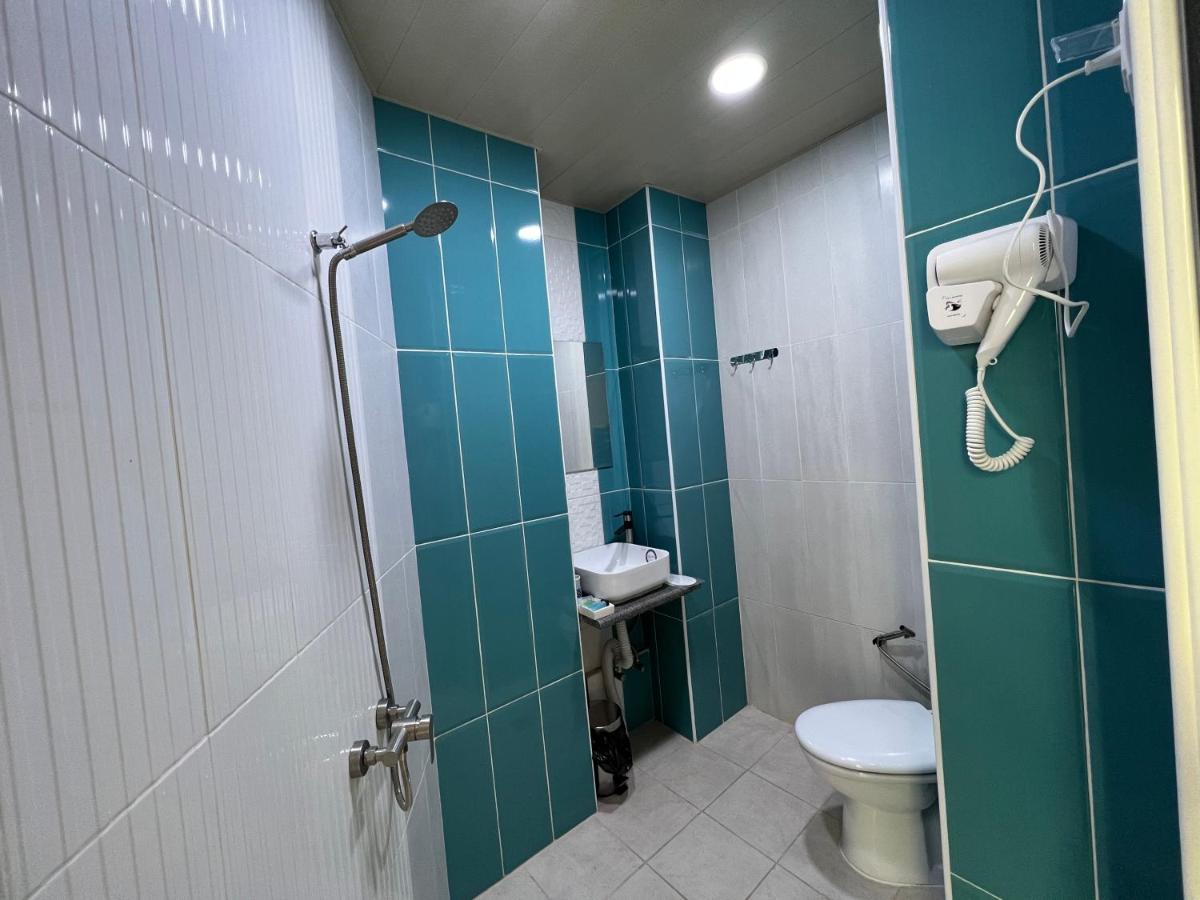 Rp Hotel  Yerevan Bagian luar foto