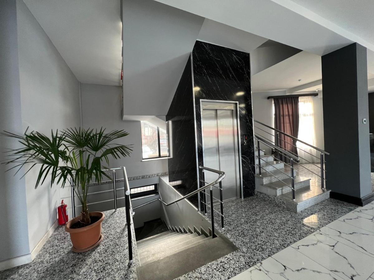 Rp Hotel  Yerevan Bagian luar foto