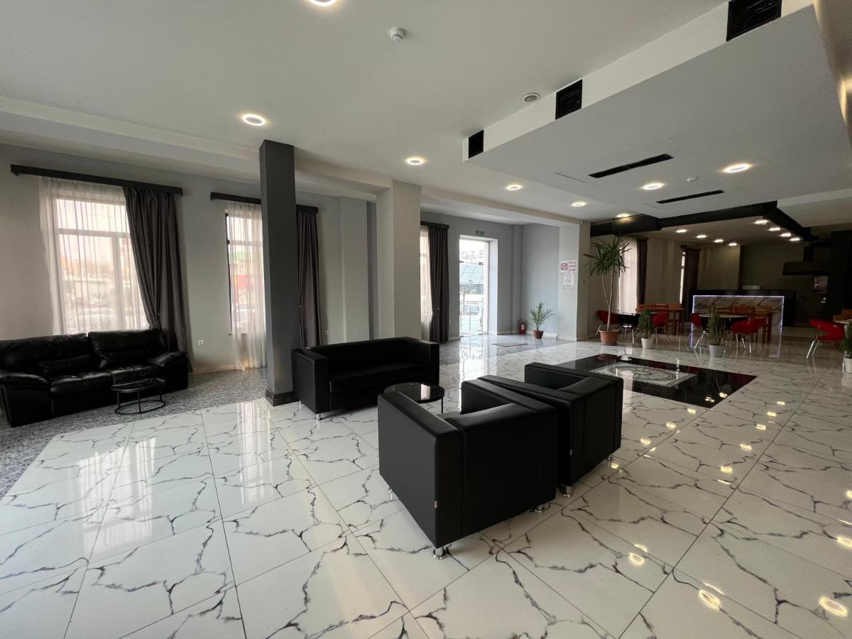 Rp Hotel  Yerevan Bagian luar foto