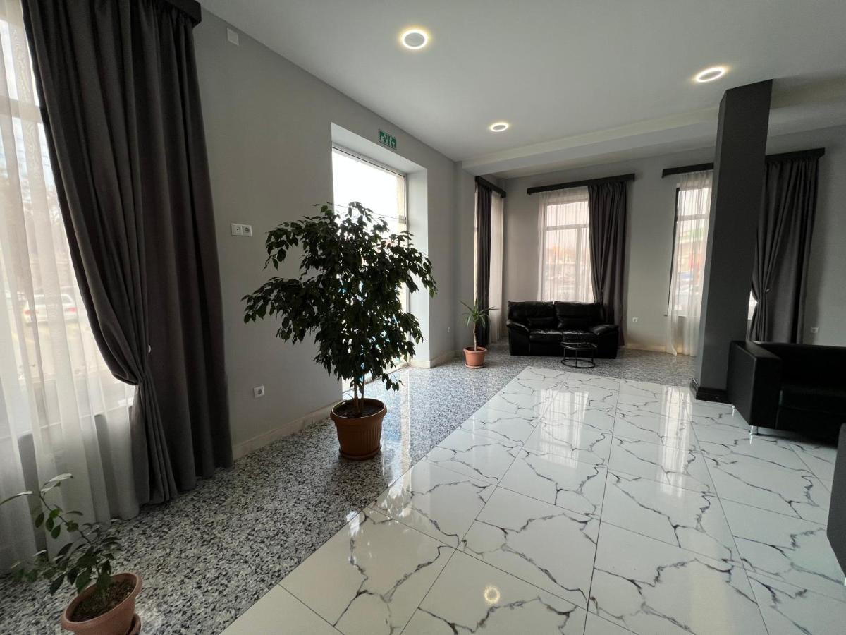 Rp Hotel  Yerevan Bagian luar foto