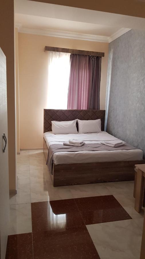 Rp Hotel  Yerevan Bagian luar foto