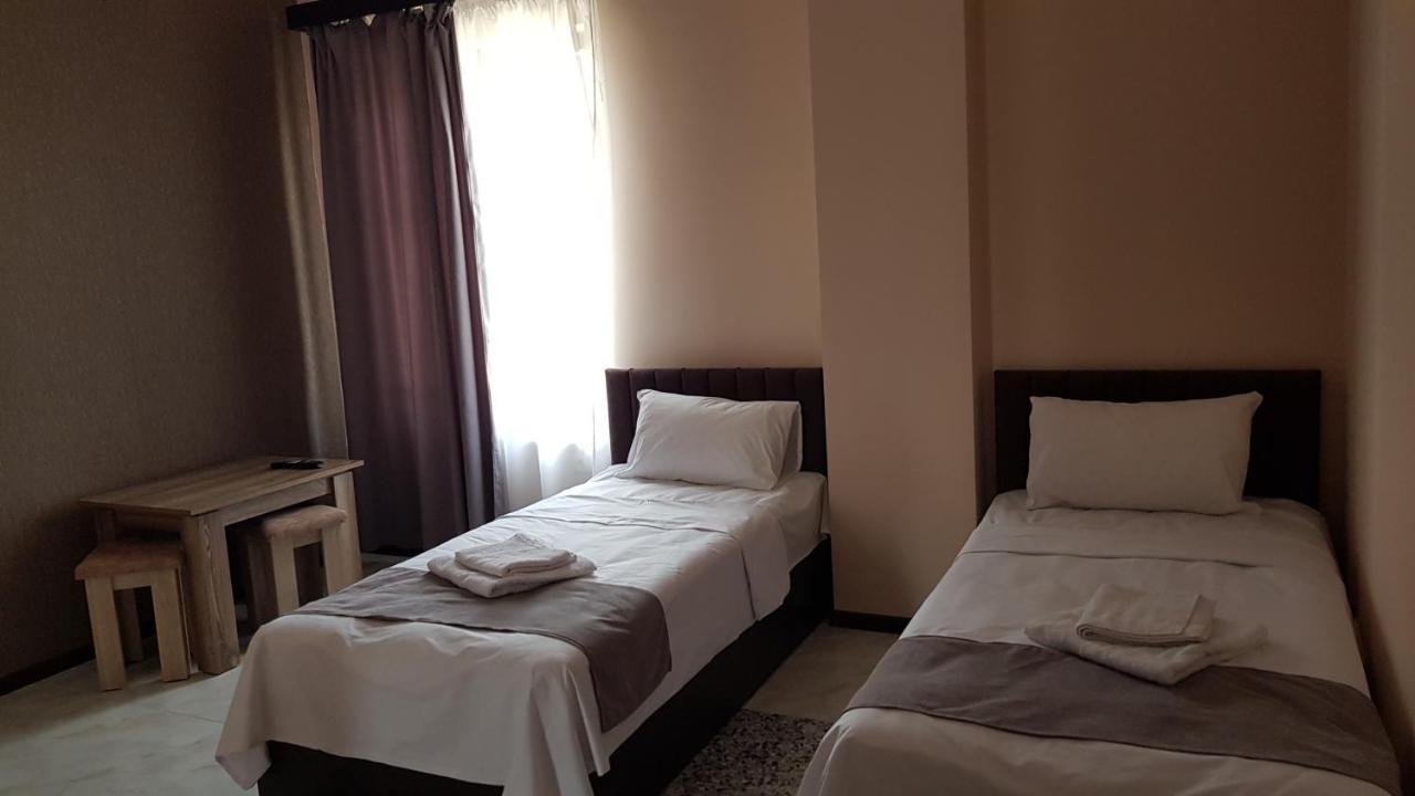 Rp Hotel  Yerevan Bagian luar foto