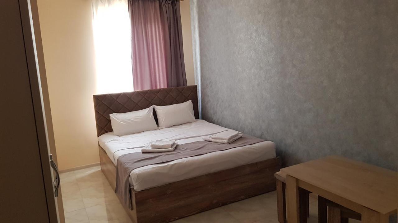 Rp Hotel  Yerevan Bagian luar foto