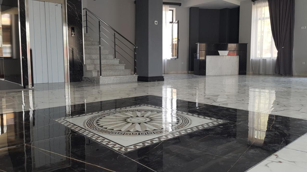 Rp Hotel  Yerevan Bagian luar foto