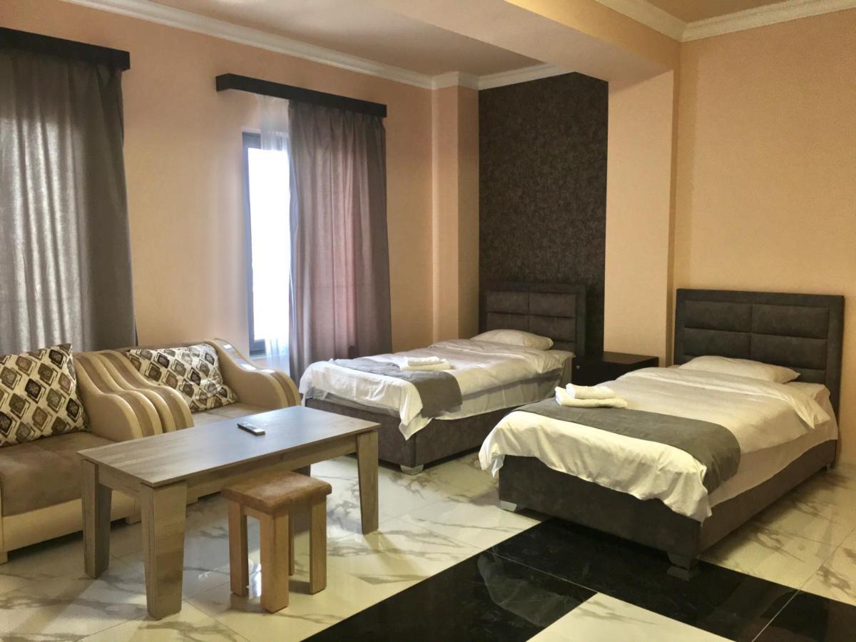 Rp Hotel  Yerevan Bagian luar foto