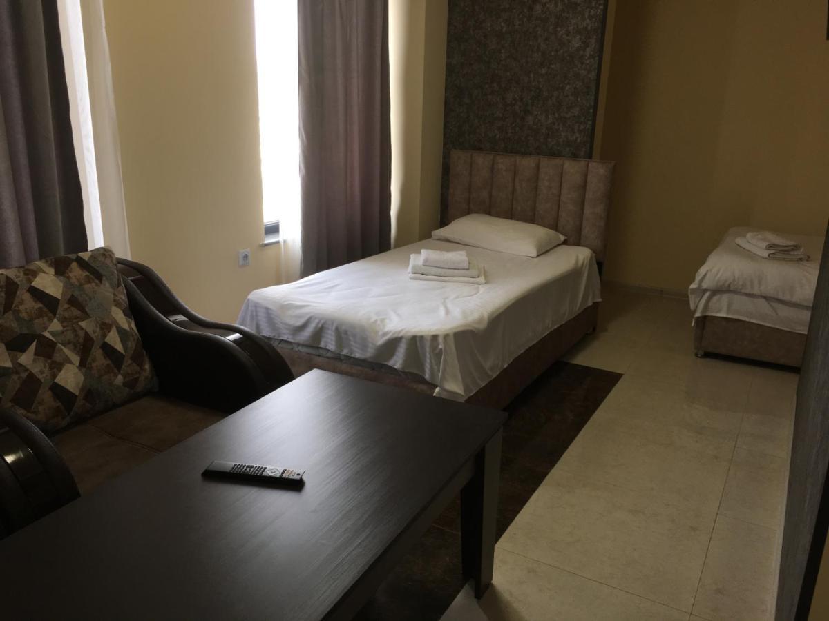 Rp Hotel  Yerevan Bagian luar foto