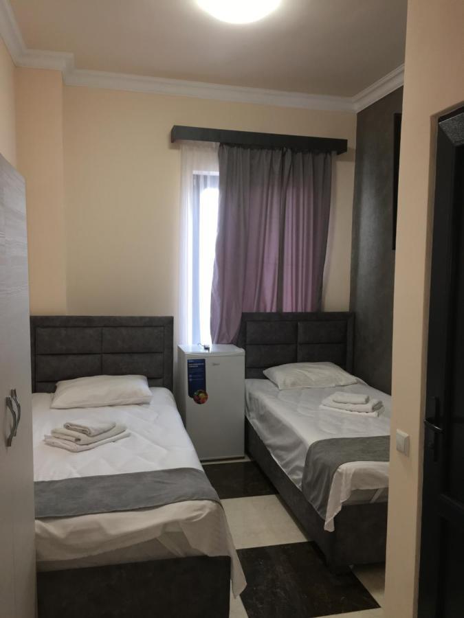 Rp Hotel  Yerevan Bagian luar foto