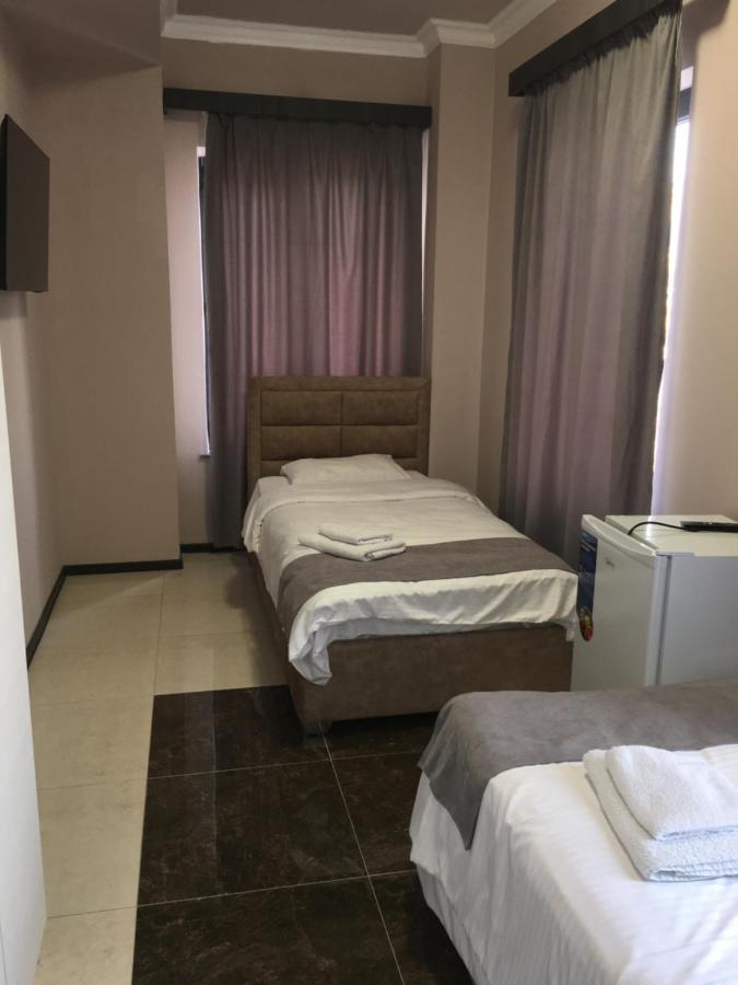 Rp Hotel  Yerevan Bagian luar foto