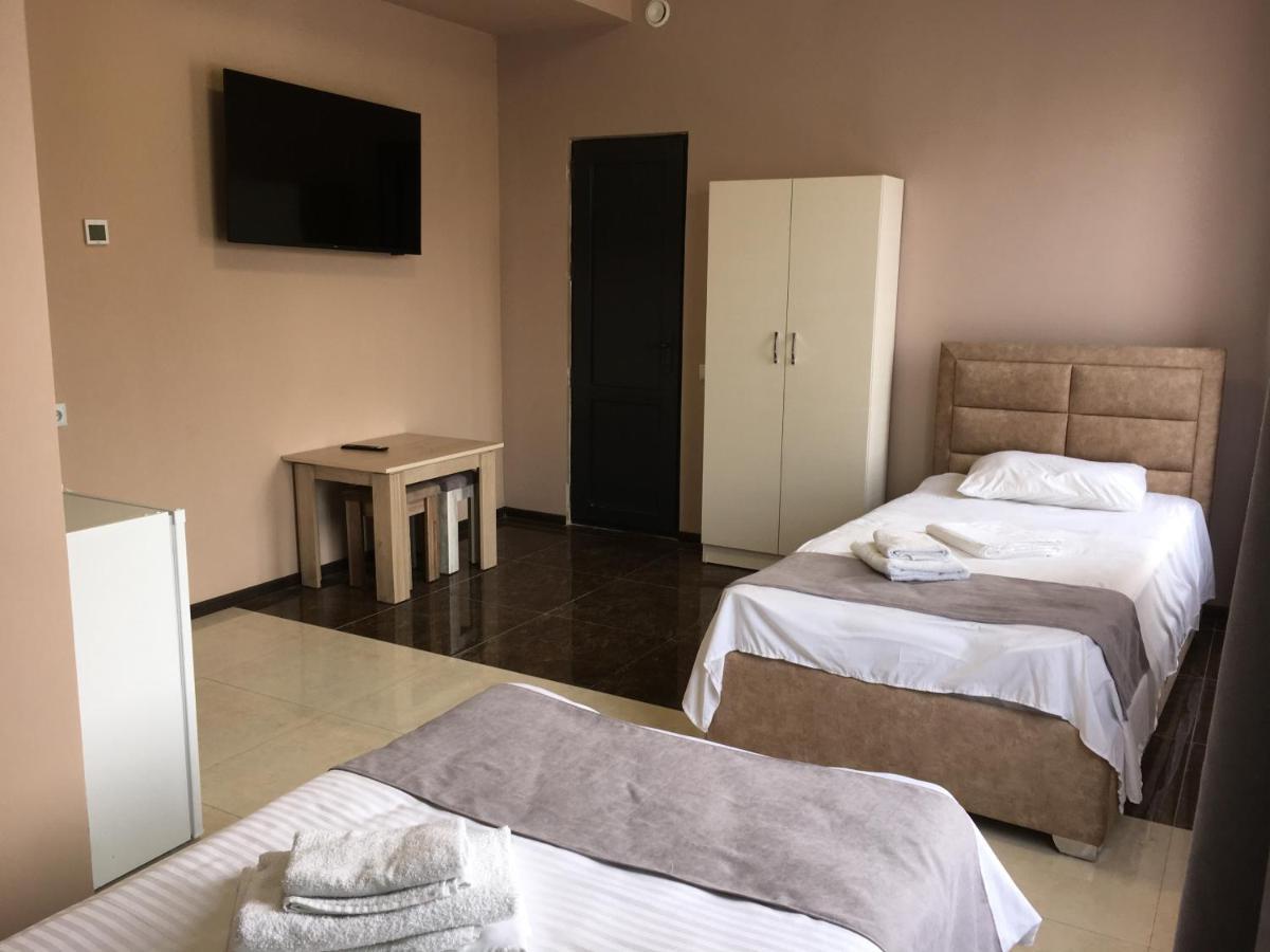 Rp Hotel  Yerevan Bagian luar foto