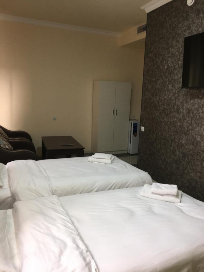 Rp Hotel  Yerevan Bagian luar foto
